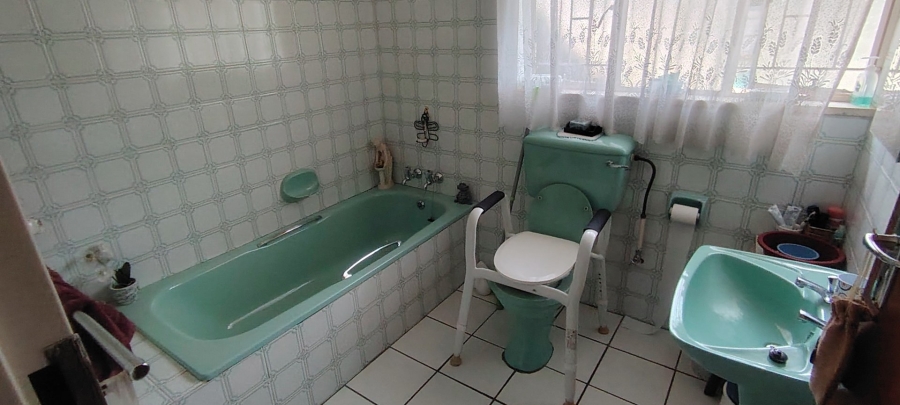 4 Bedroom Property for Sale in Flamwood North West